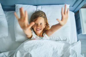 Łóżko dla dzieci z szufladą – wygoda i styl w pokoju malucha
